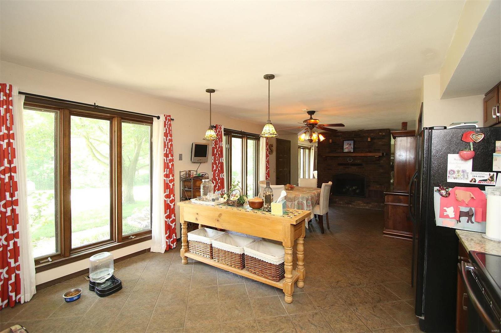 804 Arkansas Road Highland, IL 62249 - Photo 17 of 79