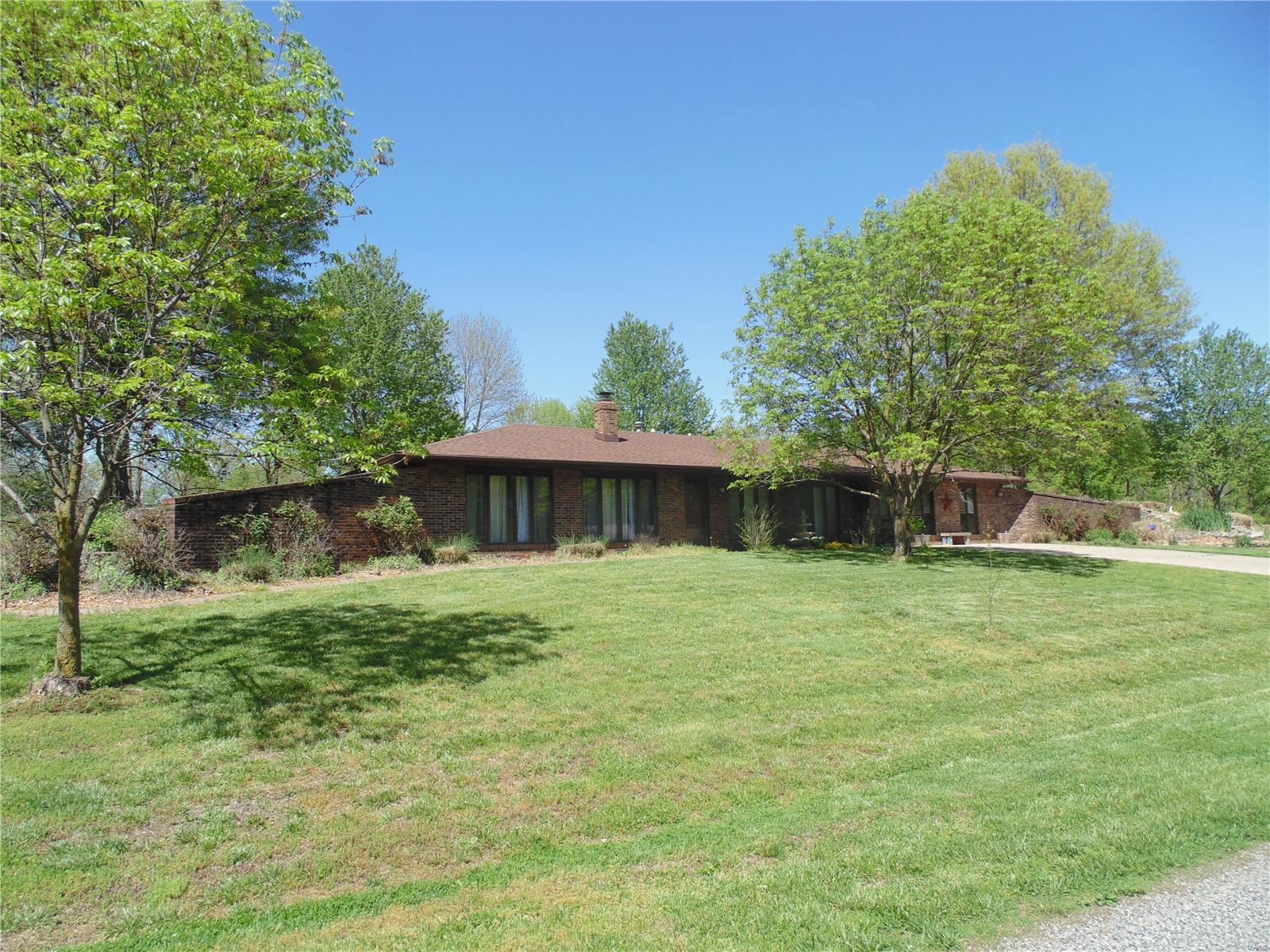 804 Arkansas Road Highland, IL 62249 - Photo 38 of 79