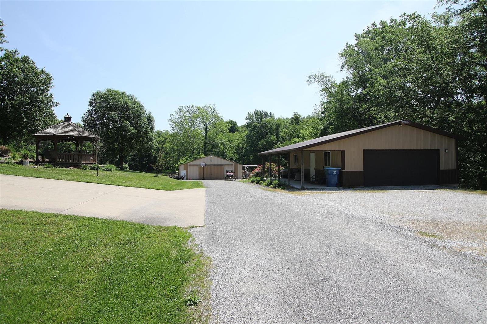 804 Arkansas Road Highland, IL 62249 - Photo 41 of 79