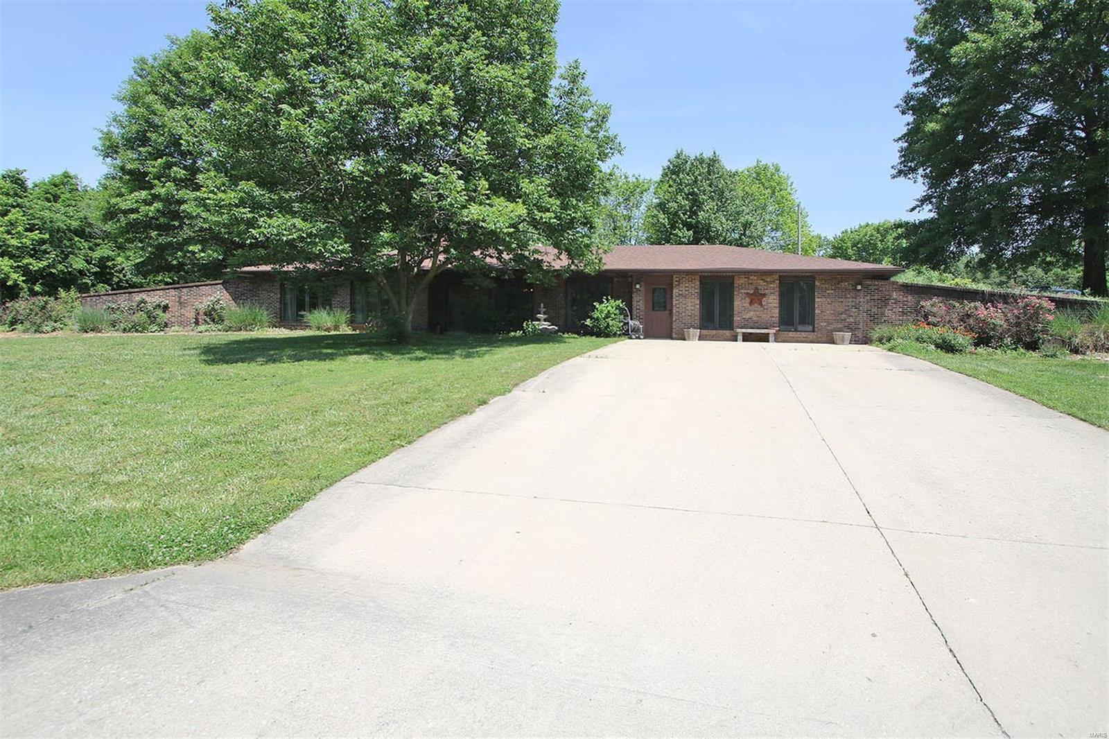 804 Arkansas Road Highland, IL 62249 - Photo 43 of 79