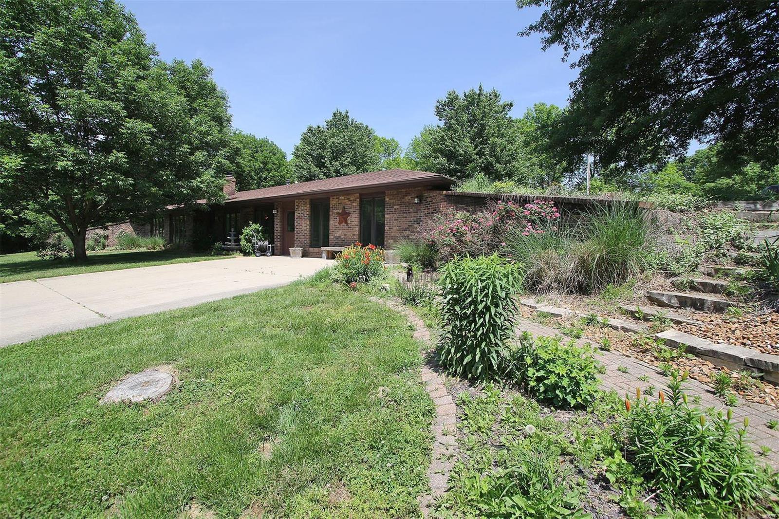 804 Arkansas Road Highland, IL 62249 - Photo 60 of 79