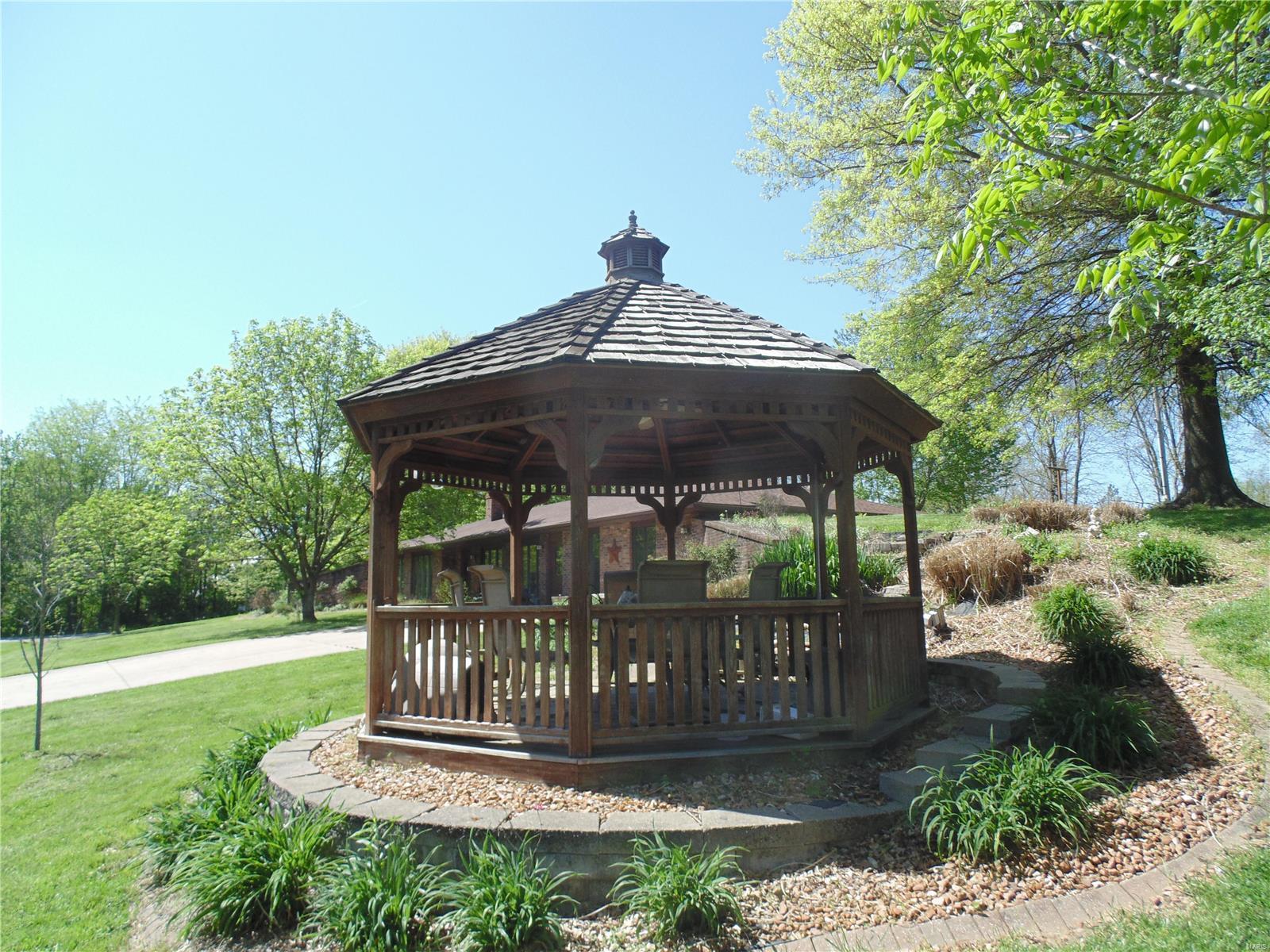 804 Arkansas Road Highland, IL 62249 - Photo 7 of 79