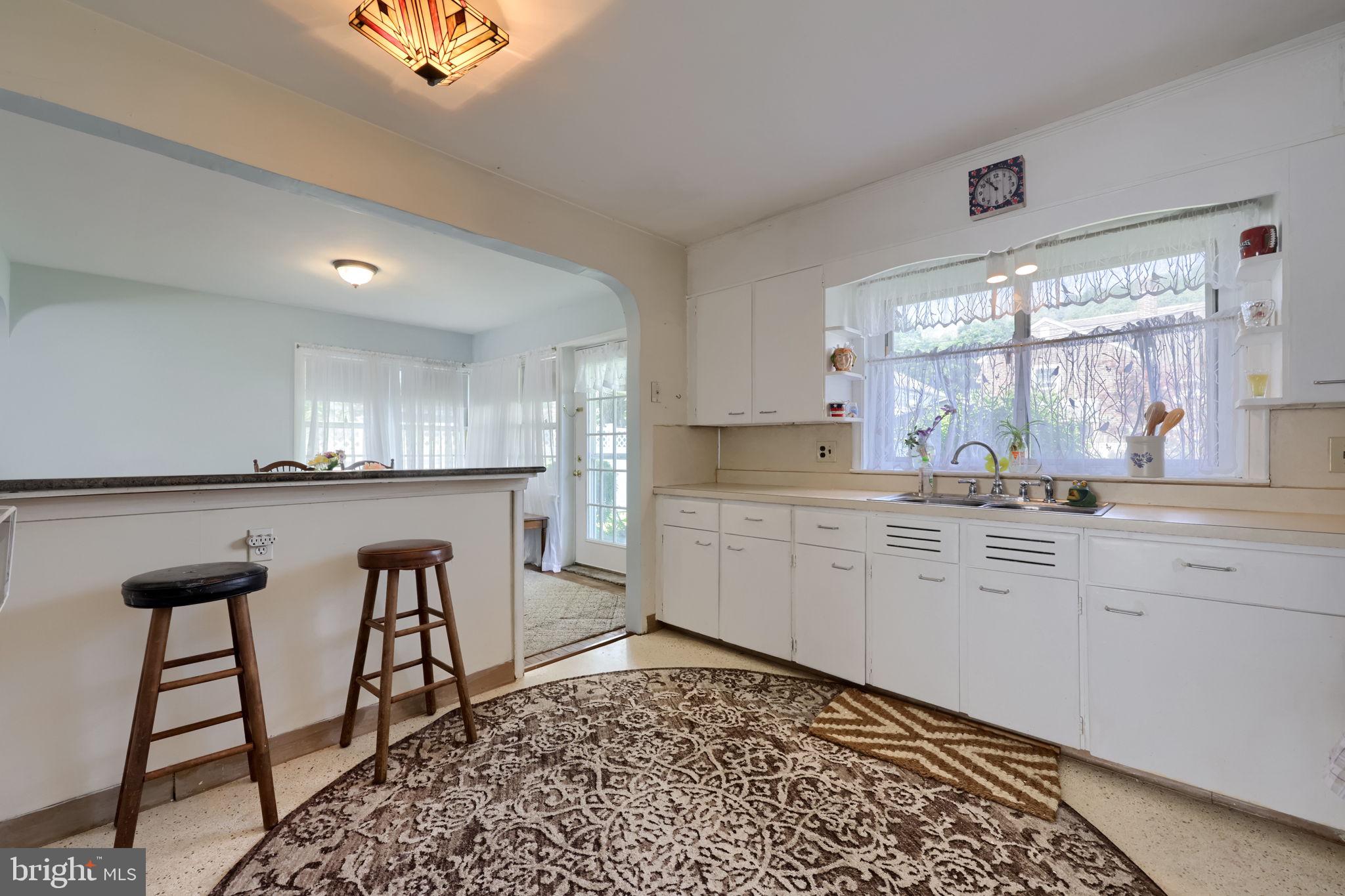 812 Brighton Avenue Reading, PA 19606 - Photo 13 of 33