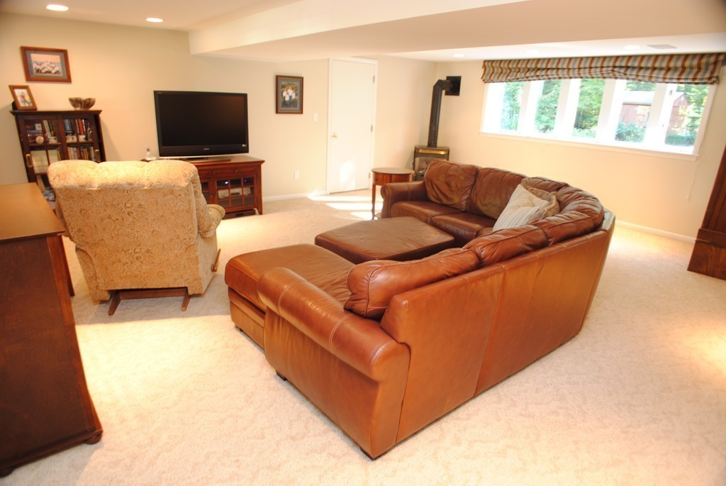 11 Hickory Road Sudbury, MA 01776 - Photo 11 of 27