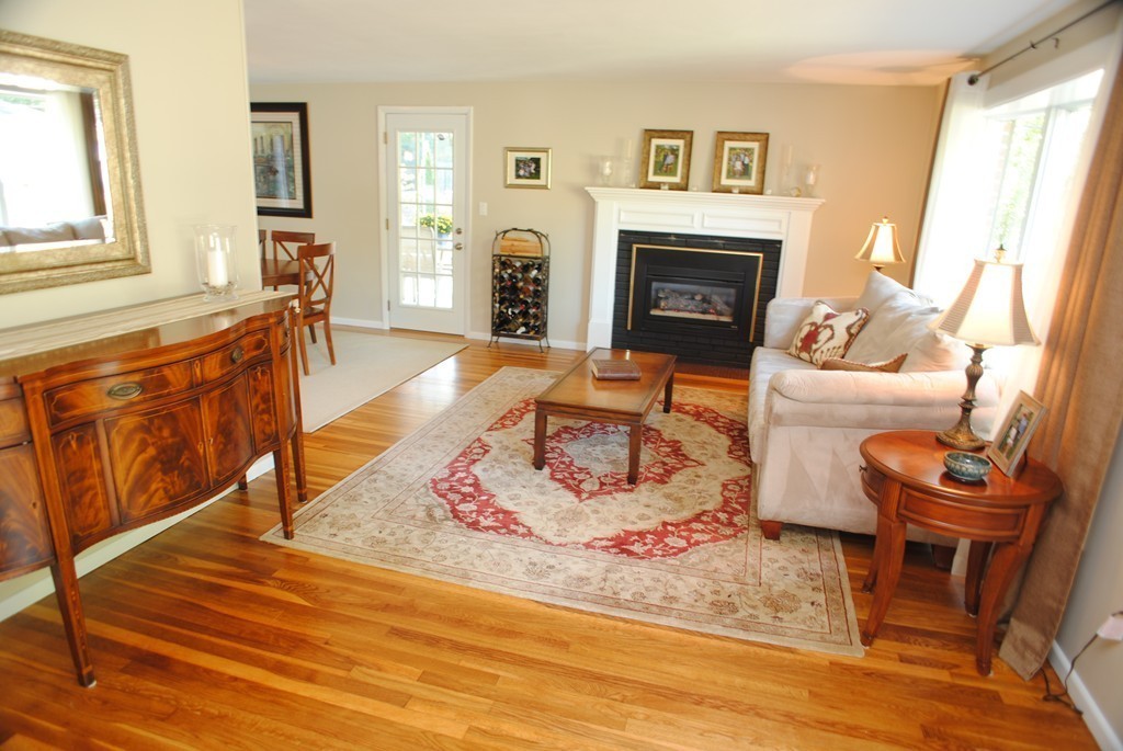 11 Hickory Road Sudbury, MA 01776 - Photo 4 of 27