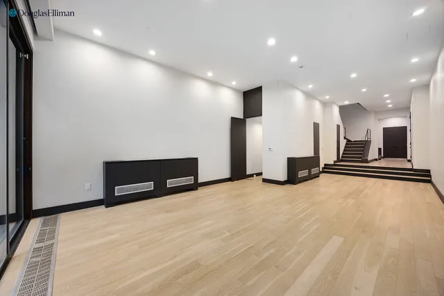 $35,000 | 238 East 67th Street | Lenox Hill