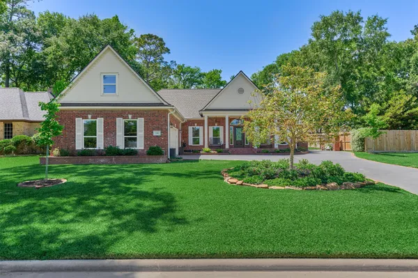 $695,000 | 150 Lake View Circle, Montgomery, TX 77356