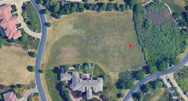 view of outdoor space and yard