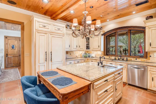 $1,375,000 | 3340 Volley Campbell Road, Terry, MS 39170