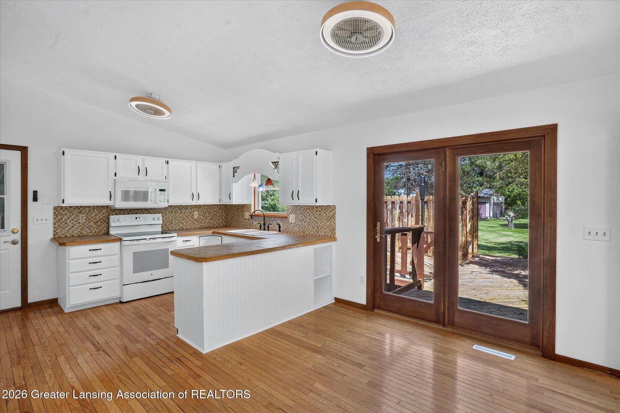 3970 Vanneter Road Williamston, MI 48895 - Photo 11 of 53 11-3970-Vanneter-Rd-Williamston-WindowSt