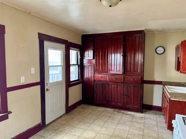 a view of front door with hallway