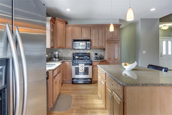 65 Harding Road Lexington, MA 02420 - Photo 8 of 28 Gallery Image 8