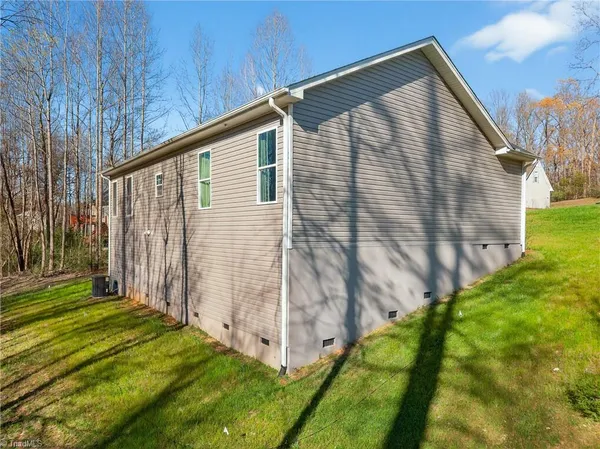 $306,000 | 2113 Lancey Drive, Thomasville, NC 27360