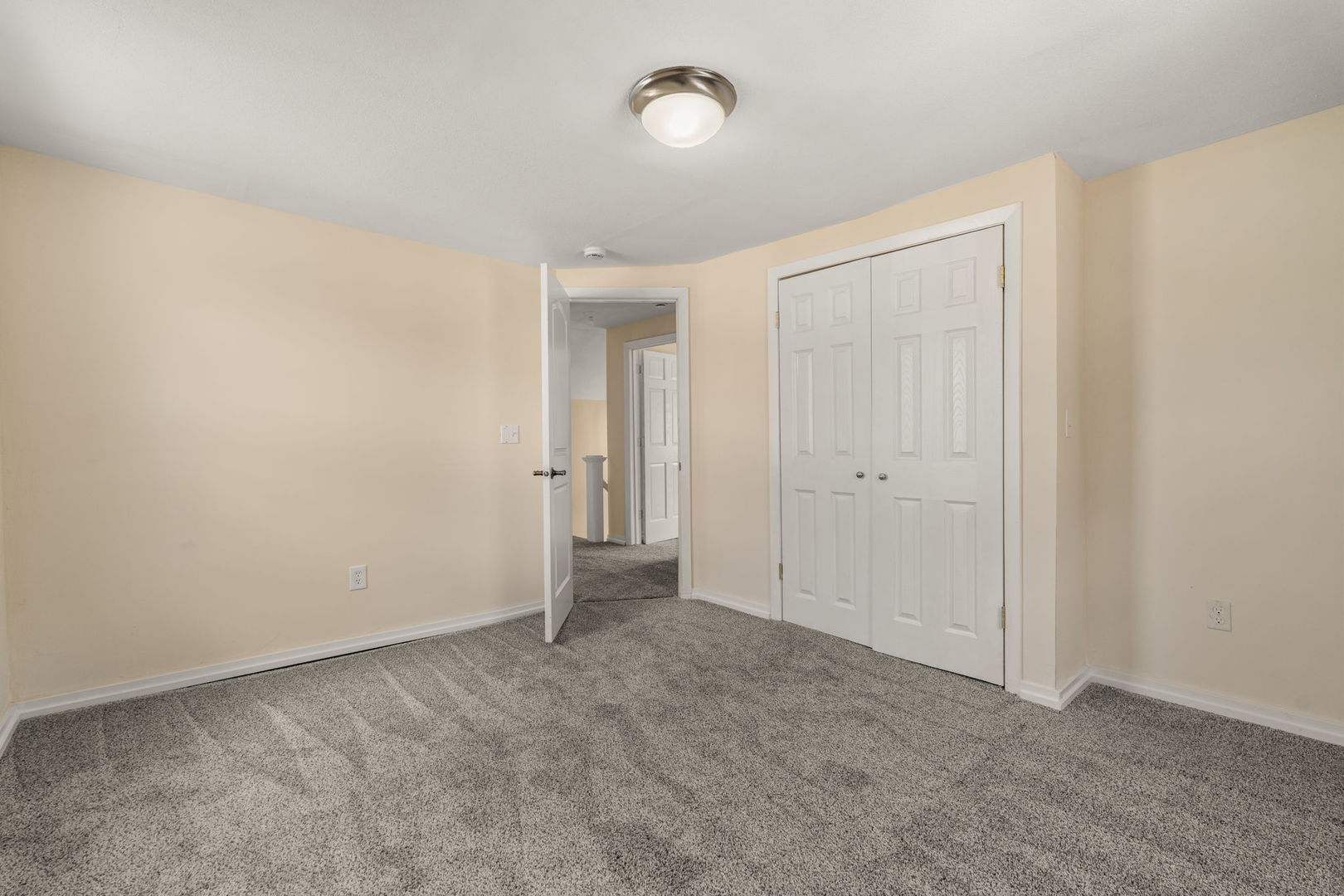 548 7th Avenue South Clinton, IA 52732 - Photo 20 of 23 a view of an empty room