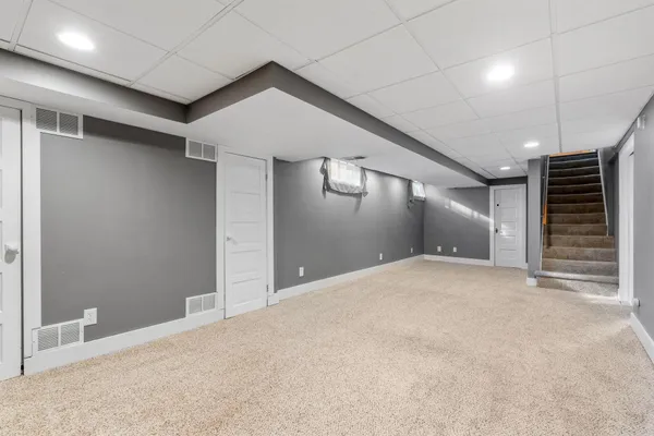 $2,695 | 2300 Northeast McKinley Street, Minneapolis, MN 55418
