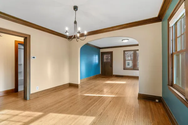 $2,695 | 2300 Northeast McKinley Street, Minneapolis, MN 55418