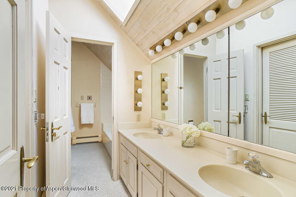 450 West Tiehack Road Aspen, CO 81611 - Photo 23 of 42 Master Bathroom