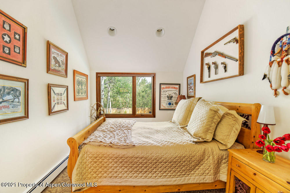 450 West Tiehack Road Aspen, CO 81611 - Photo 24 of 42 Guest Bed