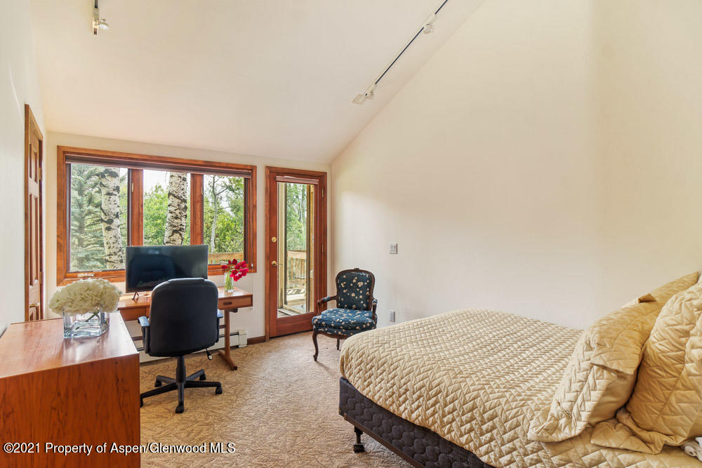 450 West Tiehack Road Aspen, CO 81611 - Photo 25 of 42 Guest Bed