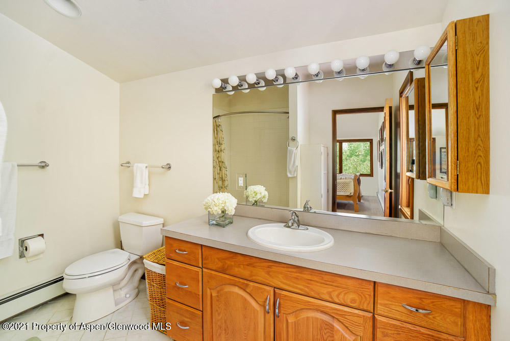 450 West Tiehack Road Aspen, CO 81611 - Photo 26 of 42 Guest Bath