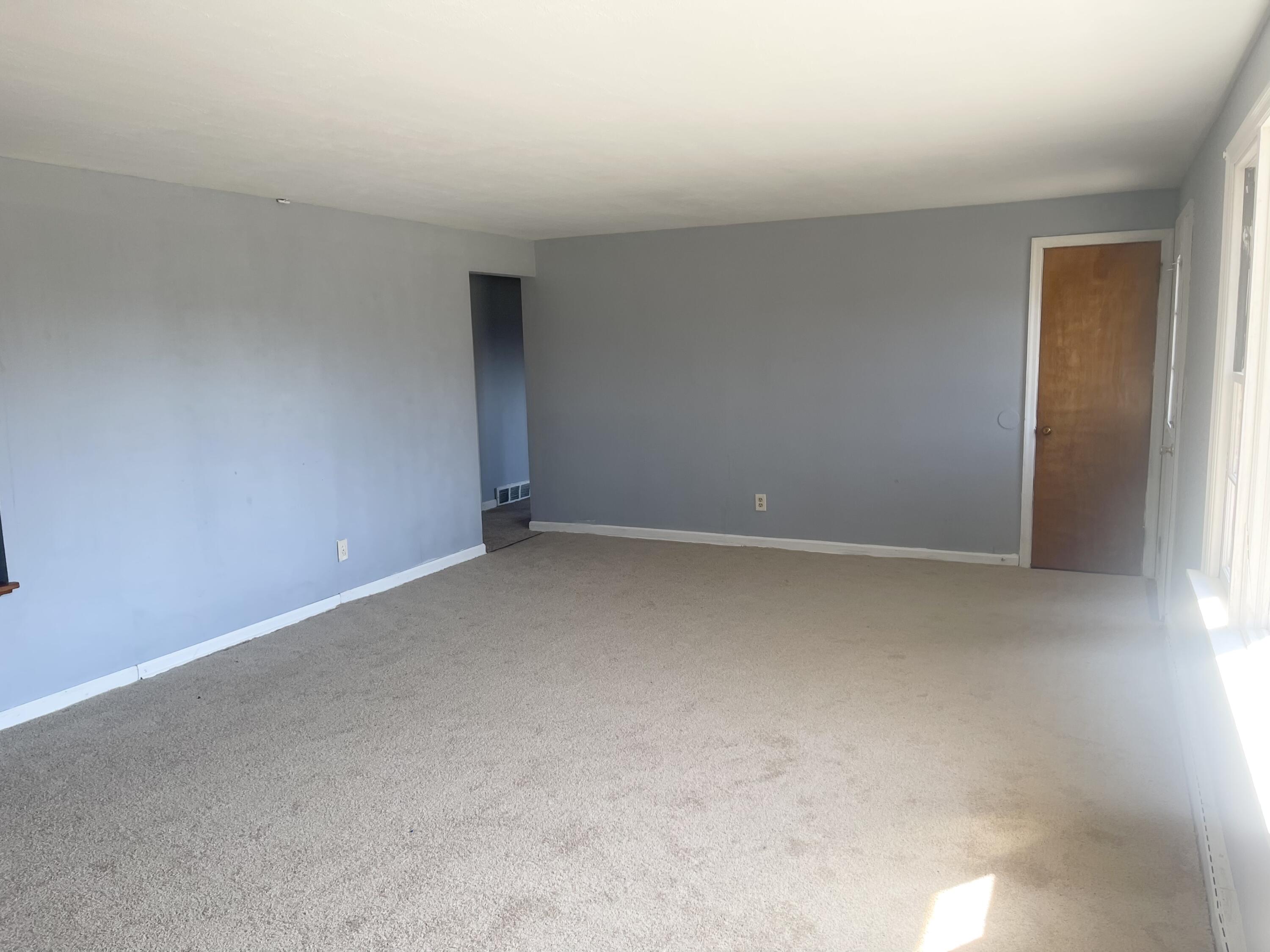 1114 RedBud Lane Springfield, OH 45504 - Photo 3 of 39 Gallery Image 3