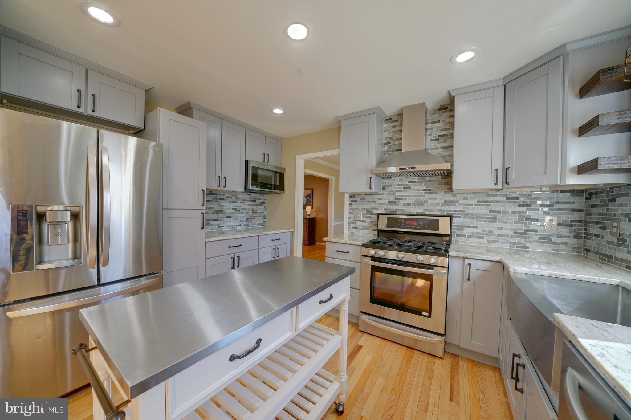 1900 Autumn Ridge Circle Silver Spring, MD 20906 - Photo 14 of 63 Custom tile backsplash