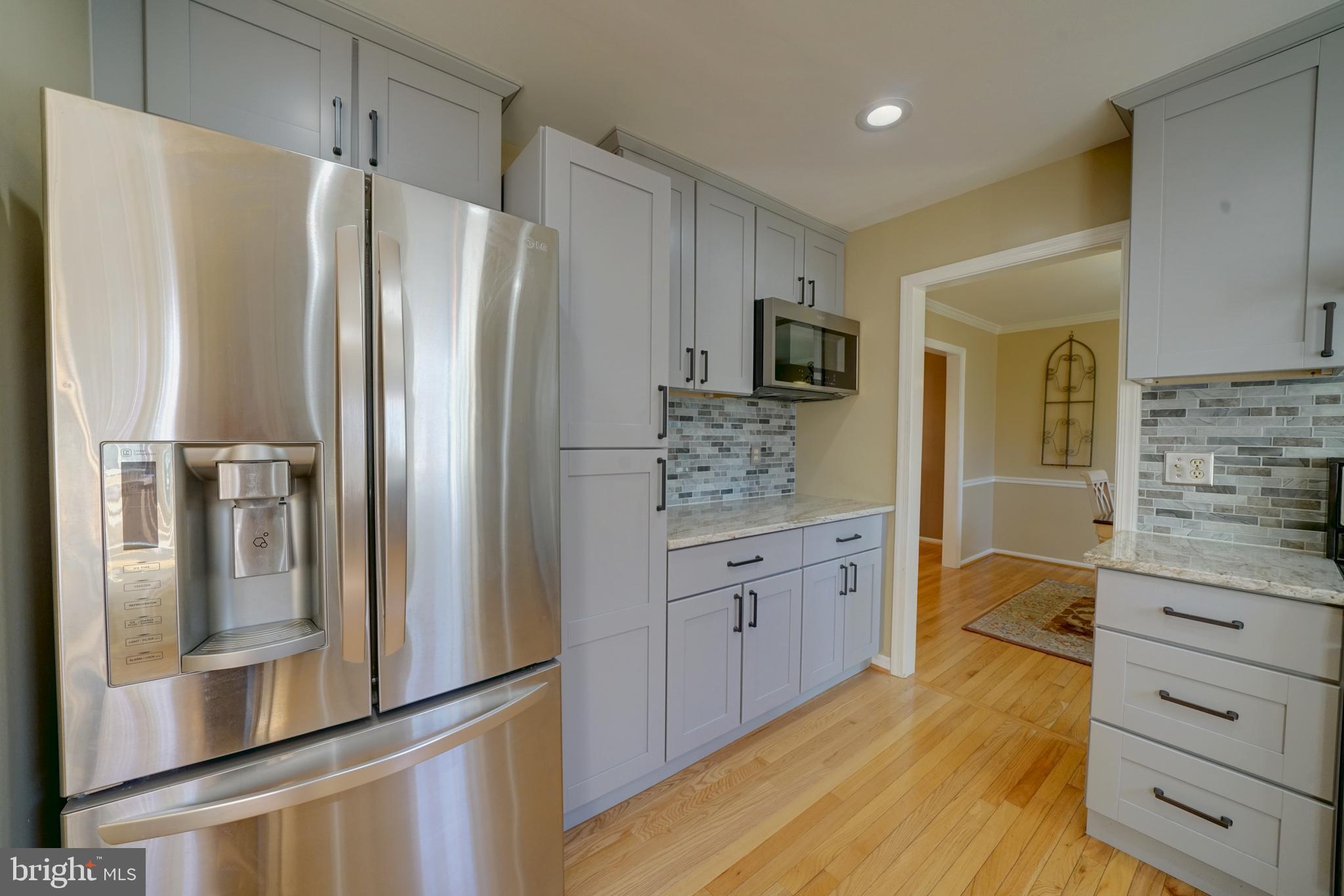 1900 Autumn Ridge Circle Silver Spring, MD 20906 - Photo 15 of 63 Upgraded stainless appliances