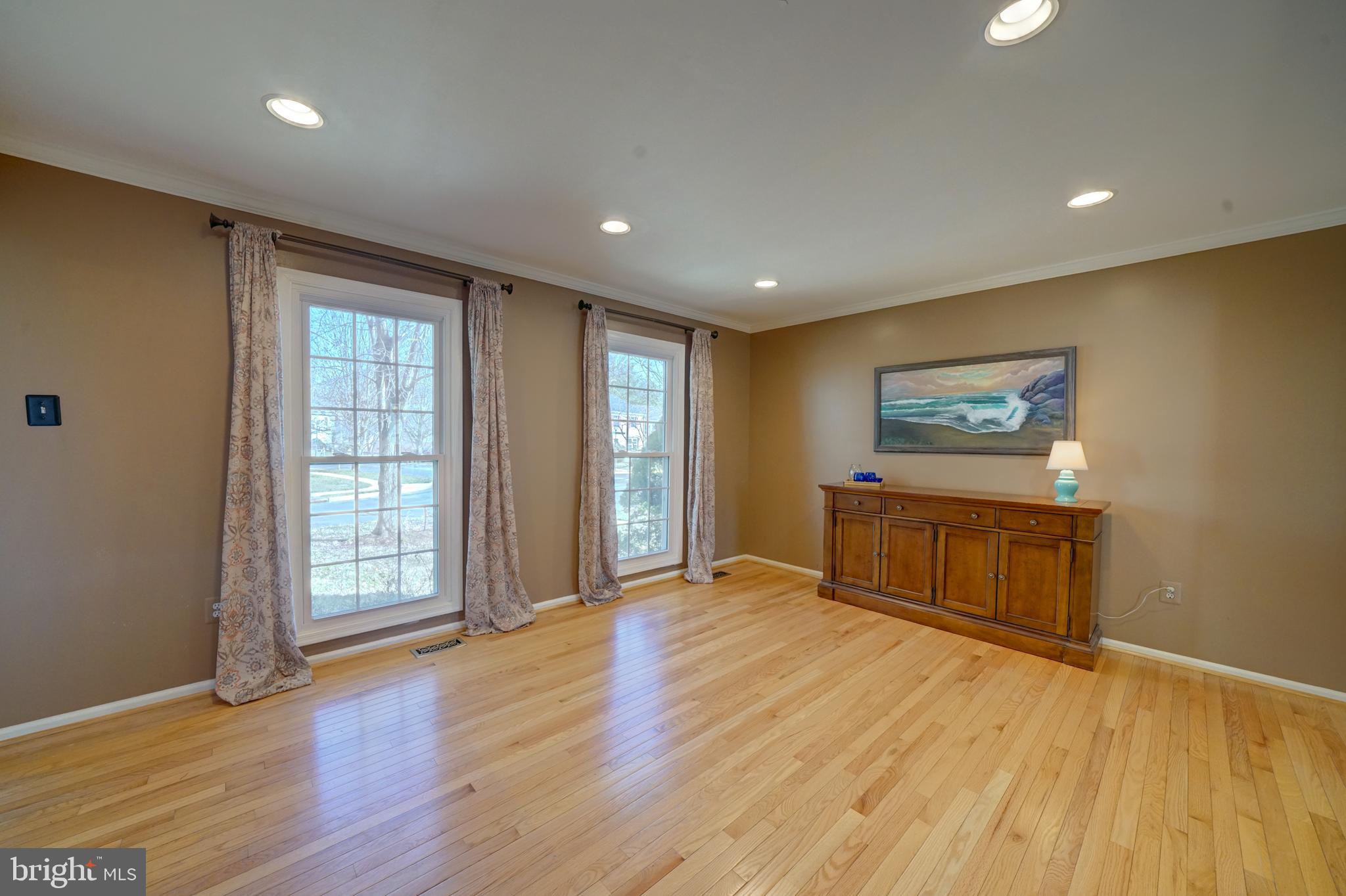 1900 Autumn Ridge Circle Silver Spring, MD 20906 - Photo 5 of 63 Custom recessed lighting