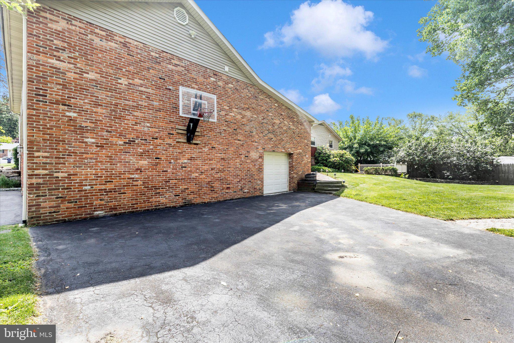 20432 Greenfield Road Germantown, MD 20876 - Photo 42 of 59 Gallery Image 42