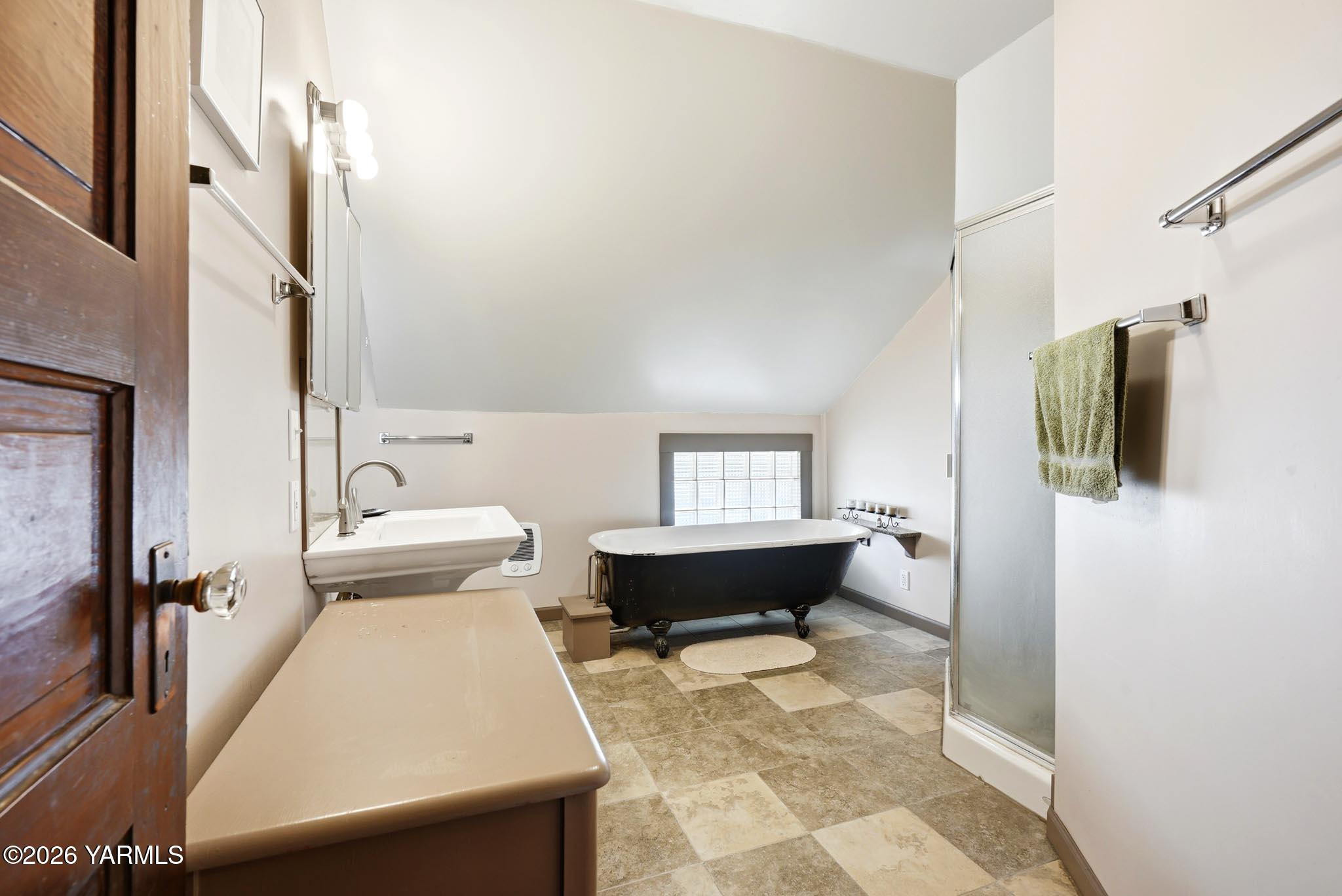 109 South 7th Street Yakima, WA 98901 - Photo 24 of 37 109 N 7th St 025