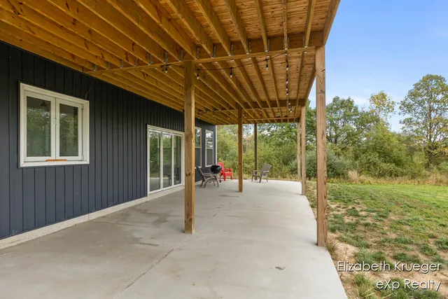 $699,000 | 8586 66th Street Southeast, Alto, MI 49302