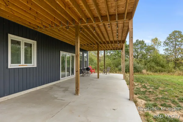 $668,500 | 8586 66th Street Southeast, Alto, MI 49302