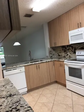 $2,850 | Pembroke Pines, Pembroke Pines, FL 33029