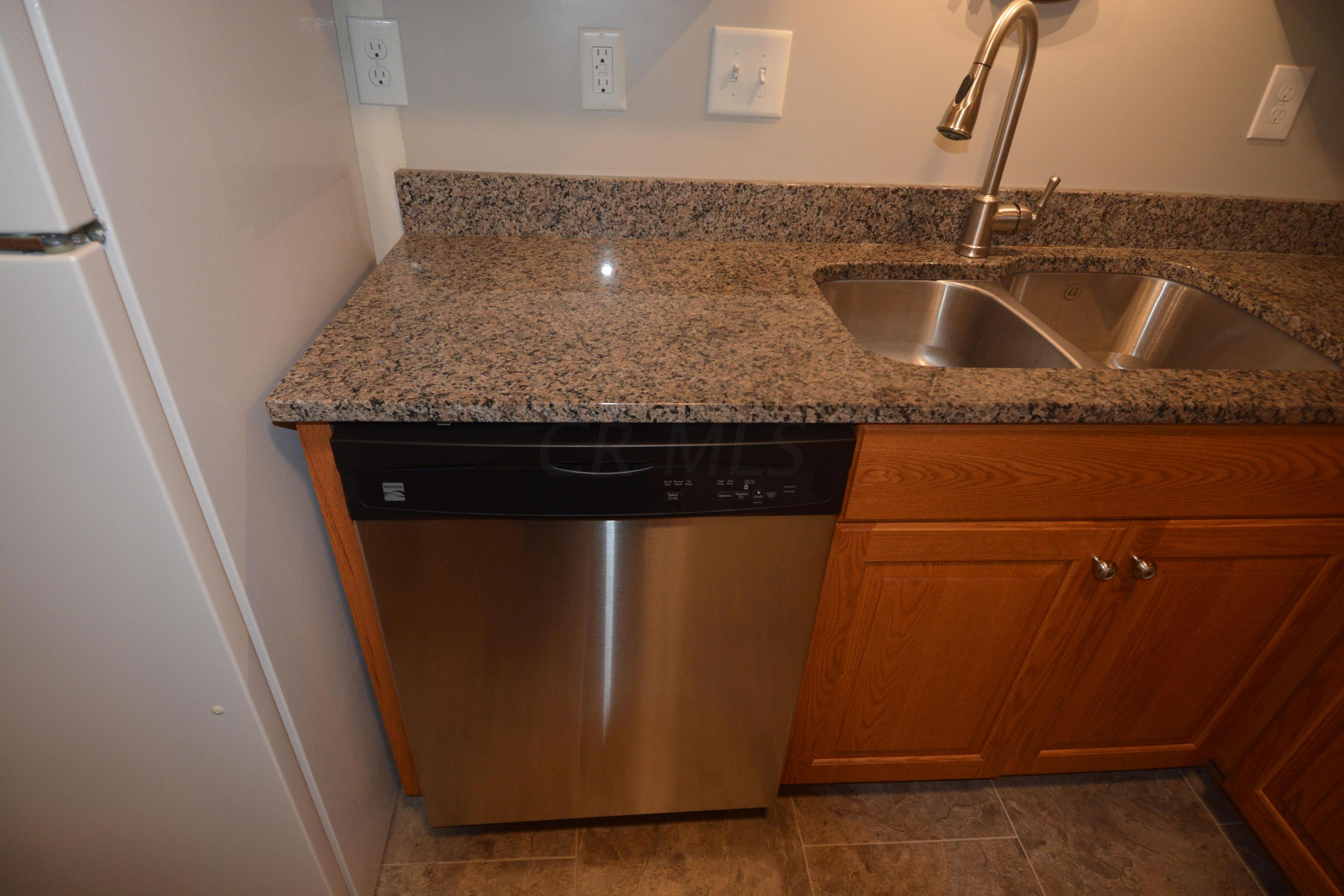 5502 Darcy Road Columbus, OH 43229 - Photo 9 of 24 Gallery Image 9