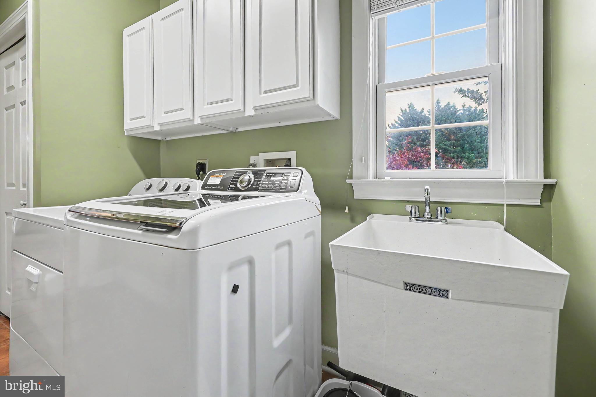 2471 Raleigh Road Hummelstown, PA 17036 - Photo 37 of 54 Main Level Laundry Room