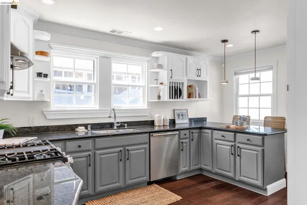 $649,000 | 2907 Seminary Avenue, Oakland, CA 94605