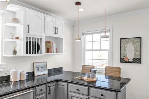 $649,000 | 2907 Seminary Avenue, Oakland, CA 94605