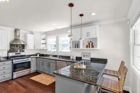 $649,000 | 2907 Seminary Avenue, Oakland, CA 94605