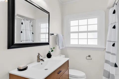 $649,000 | 2907 Seminary Avenue, Oakland, CA 94605