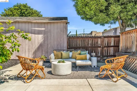 $649,000 | 2907 Seminary Avenue, Oakland, CA 94605