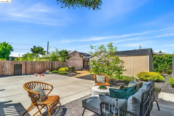 $649,000 | 2907 Seminary Avenue, Oakland, CA 94605