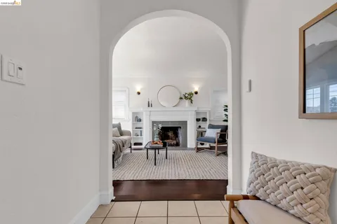 $649,000 | 2907 Seminary Avenue, Oakland, CA 94605