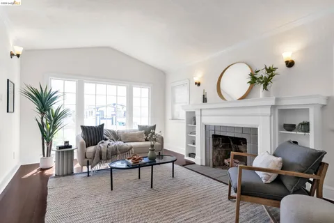 $649,000 | 2907 Seminary Avenue, Oakland, CA 94605