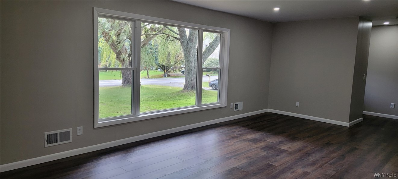 2539 Pratt Road Pembroke, NY 14020 - Photo 7 of 28 living room with large front window