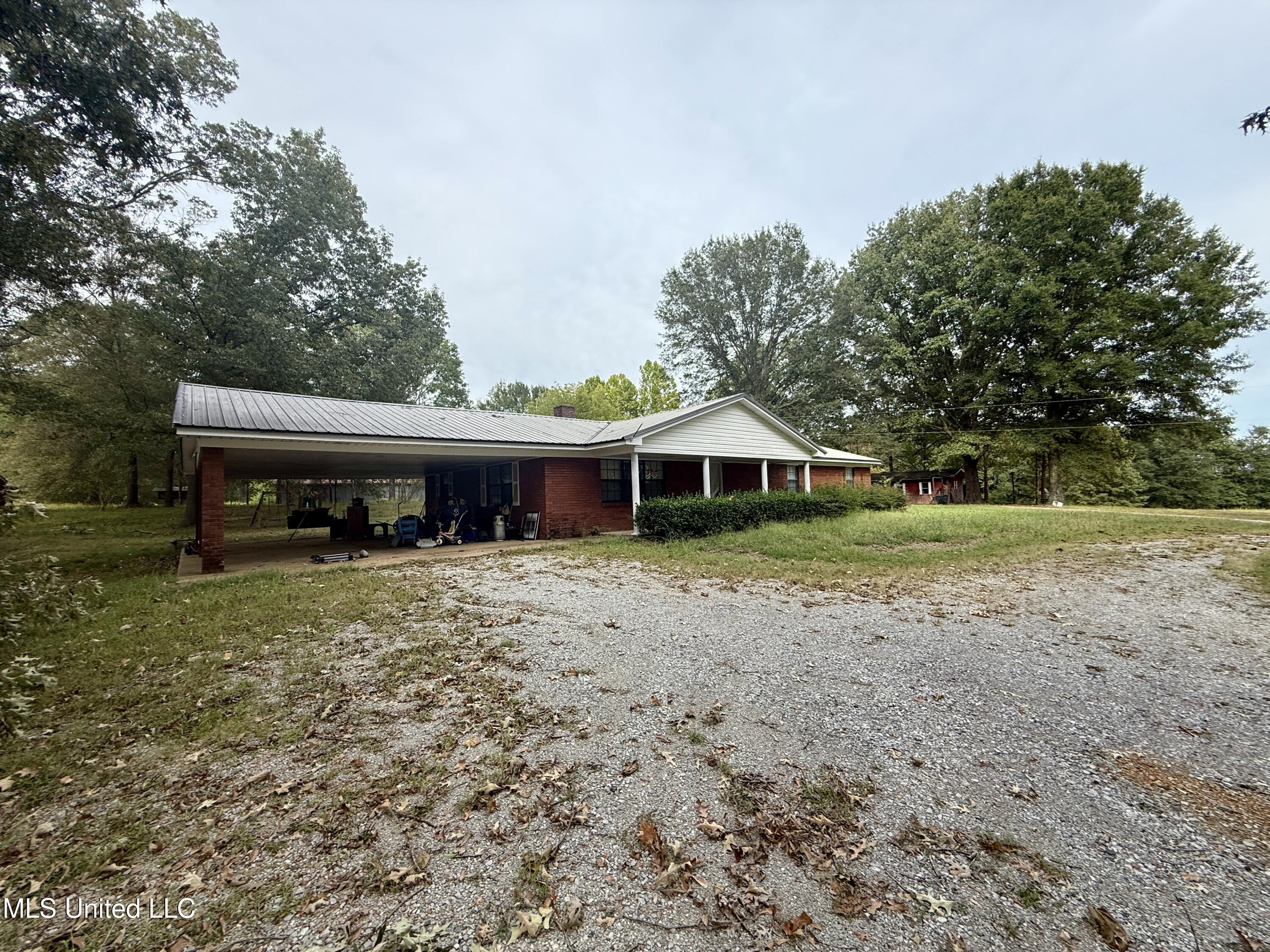 3836 Cleveland Road Hernando, MS 38632 - Photo 2 of 25 IMG_7360