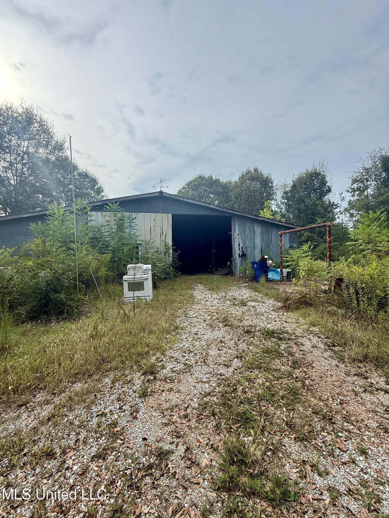 3836 Cleveland Road Hernando, MS 38632 - Photo 9 of 25 IMG_7347