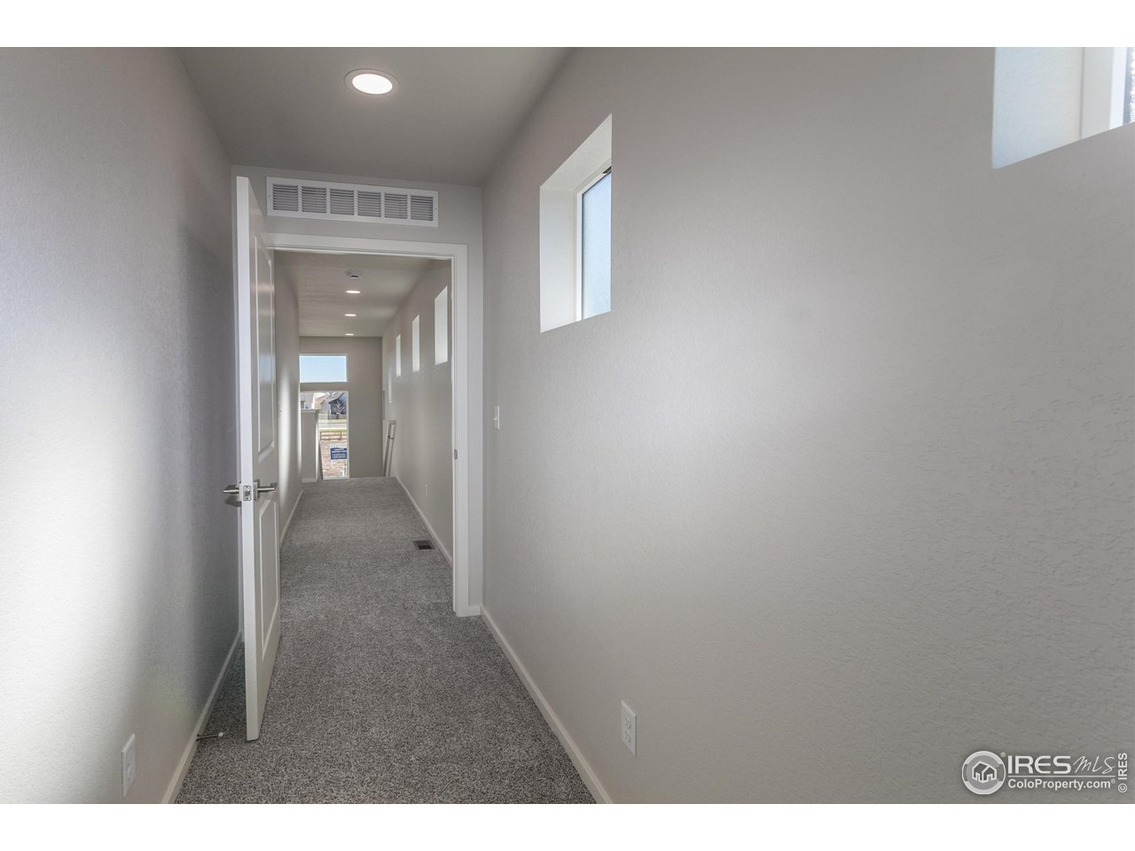 5409 Yancy Street Timnath, CO 80547 - Photo 27 of 48 HALLWAY