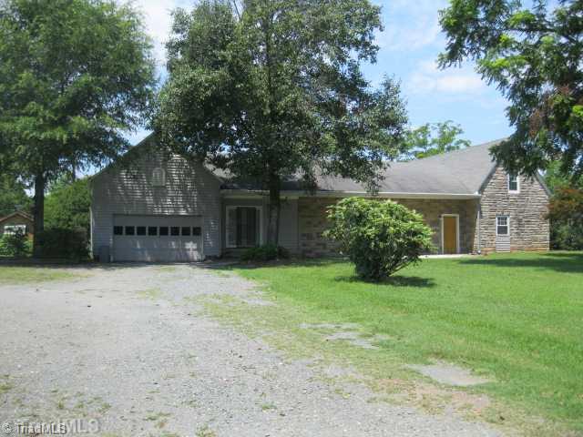 4920 Murray Road Winston-Salem, NC 27106 - Photo 1 of 16 Exterior Front.