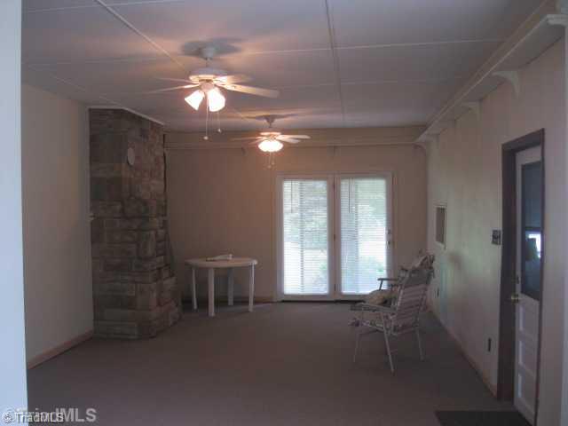 4920 Murray Road Winston-Salem, NC 27106 - Photo 11 of 16 Sunroom.