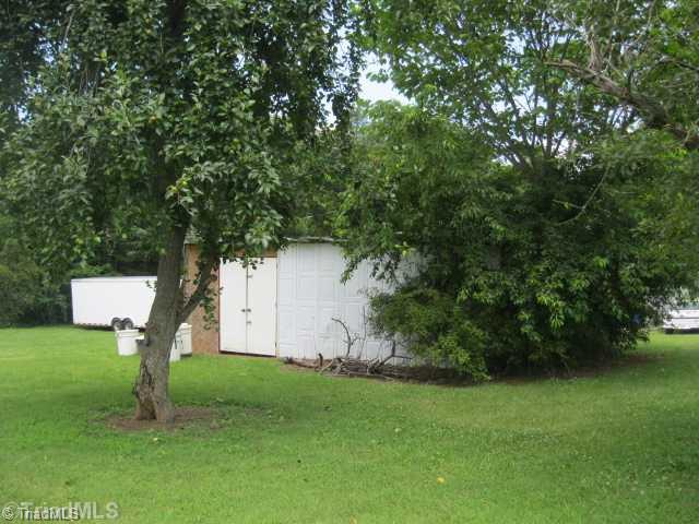 4920 Murray Road Winston-Salem, NC 27106 - Photo 13 of 16 Yard/Garden.
